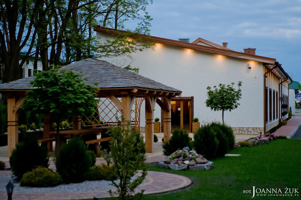 Zajazd Avangarda Wisznice Exterior photo